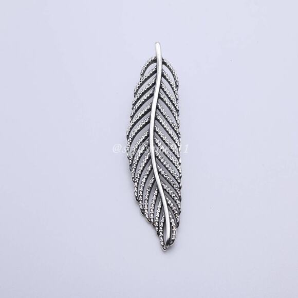 Authentic PANDORA Light as a Feather Pendant